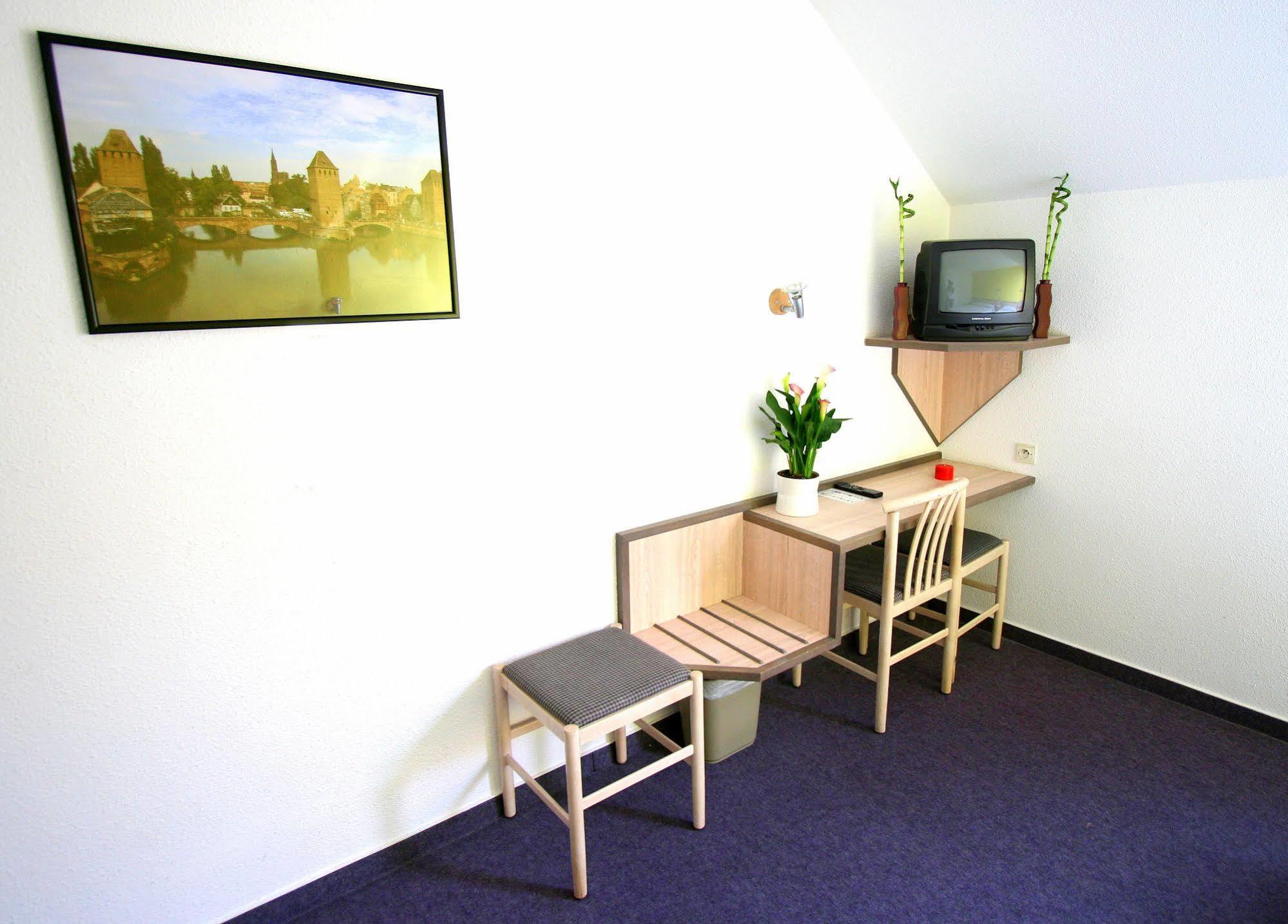 Hoenheim East Hotel מראה חיצוני תמונה